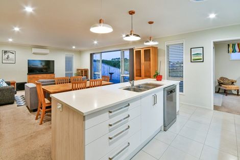 Photo of property in 42 Raithburn Terrace, Pokeno, 2402