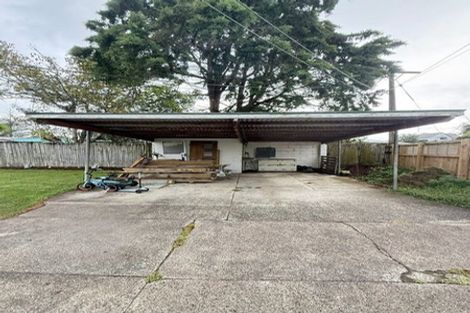 Photo of property in 4 Beaubank Road, Kelston, Auckland, 0602