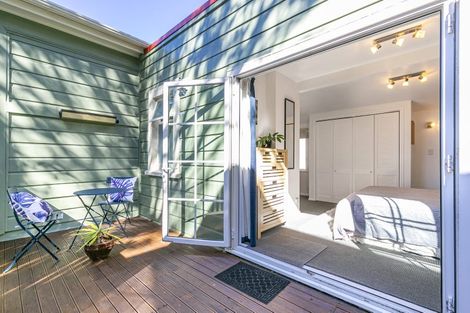 Photo of property in 80 Glenmore Street, Northland, Wellington, 6012