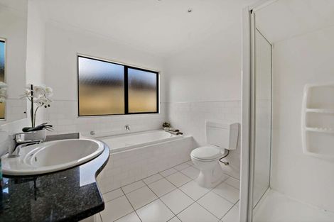 Photo of property in 25 Erne Crescent, East Tamaki, Auckland, 2016