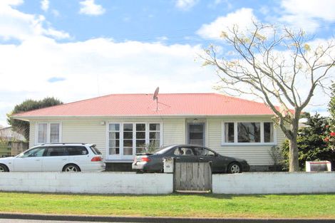 Photo of property in 2/40 Rollerson Street, Papakura, 2110