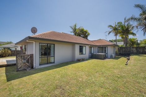 Photo of property in 49 Pelorus Street, Welcome Bay, Tauranga, 3112
