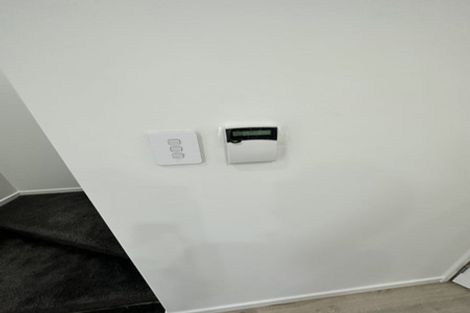 Photo of property in 2/77 Glenmore Road, Sunnyhills, Auckland, 2010