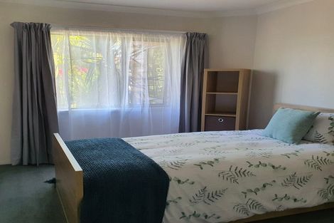 Photo of property in 5 Resolution Place, One Tree Point, 0118