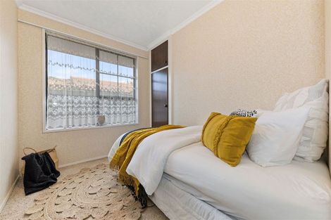 Photo of property in 11 Karnak Crescent, Russley, Christchurch, 8042