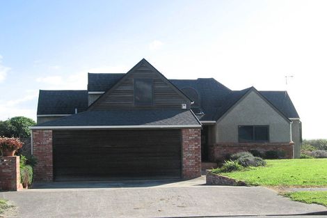 Photo of property in 18 Waiheke Street, Waikanae Beach, Waikanae, 5036