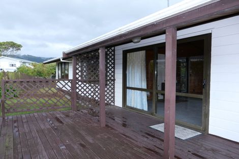 Photo of property in 7 Nugget Grove, Raumati Beach, Paraparaumu, 5032