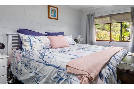 Photo of property in 42 Opanuku Road, Henderson Valley, Auckland, 0612