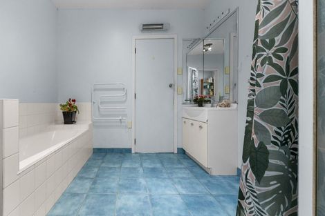 Photo of property in 4 Shortland Place, Havelock North, 4130