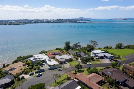 Photo of property in 35 William Bryan Drive, Half Moon Bay, Auckland, 2012