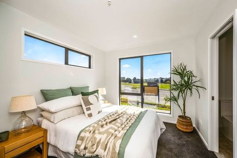 Photo of property in 4 Manaakitia Road, Karaka, 2124
