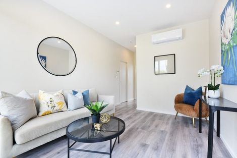 Photo of property in 3/60 Kelman Road, Kelston, Auckland, 0602