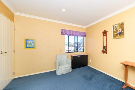 Photo of property in 16 Presidential Drive, Milson, Palmerston North, 4414
