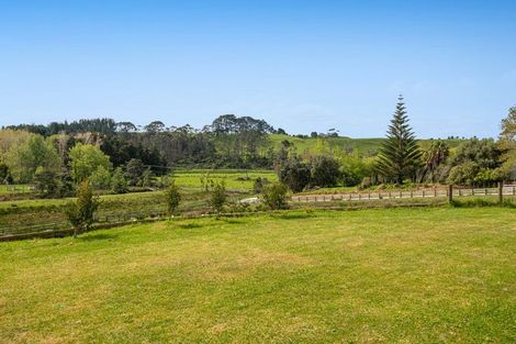 Photo of property in 2265 South Head Road, South Head, Helensville, 0874