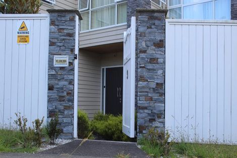 Photo of property in 9 Keating Rise, Northcross, Auckland, 0632