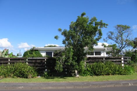 Photo of property in 8 Bridgens Avenue, Te Atatu Peninsula, Auckland, 0610