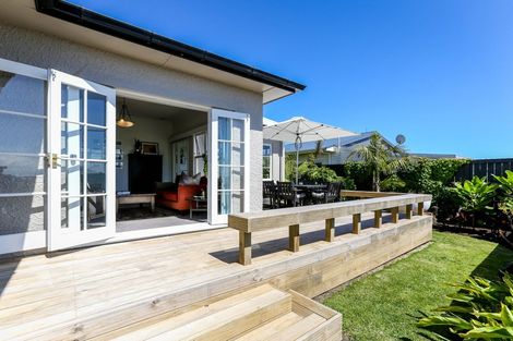 Photo of property in 81 Paynters Avenue, Strandon, New Plymouth, 4312