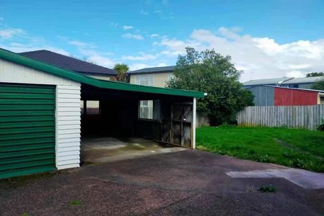 Photo of property in 5 Bodi Place, Te Atatu South, Auckland, 0610