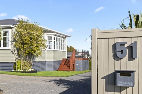 Photo of property in 51 Burrow Road, Pukekohe, 2120