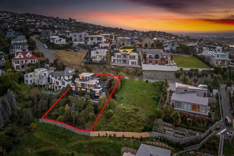 Photo of property in 18 Glendevere Terrace, Redcliffs, Christchurch, 8081