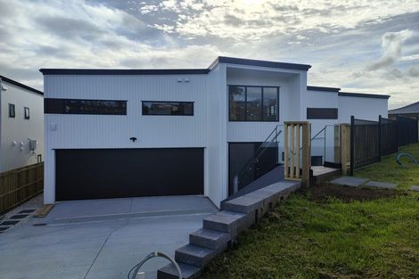 Photo of property in 2 Embling Place, Eastern Beach, Auckland, 2012