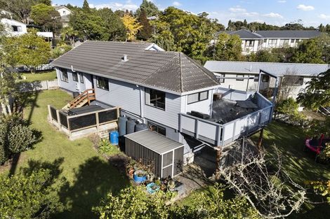 Photo of property in 10 Randal Place, Bayview, Auckland, 0629