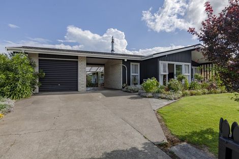 Photo of property in 11 Wallace Road, Waipukurau, 4200