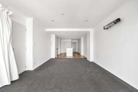 Photo of property in Algarve Apartments, 215/332 Maunganui Road, Mount Maunganui, 3116