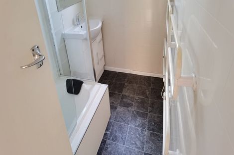 Photo of property in 23 Dale Crescent, Pakuranga, Auckland, 2010