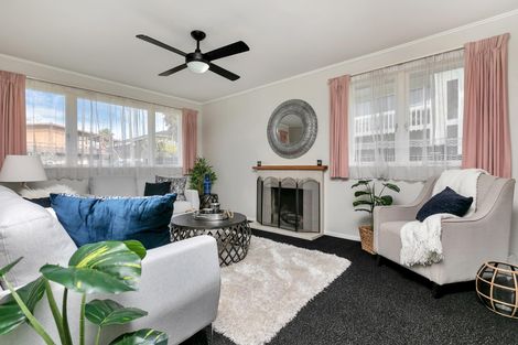 Photo of property in 16 Patts Avenue, Glendene, Auckland, 0602