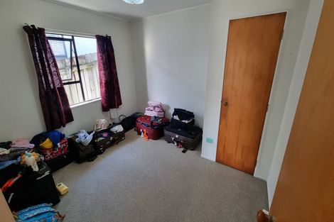 Photo of property in 1/69 Trias Road, Totara Vale, Auckland, 0629