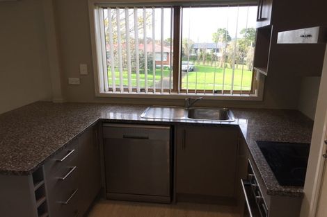 Photo of property in 1/149 Gossamer Drive, Pakuranga Heights, Auckland, 2010