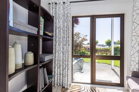 Photo of property in 5 Grey Street, College Estate, Whanganui, 4500