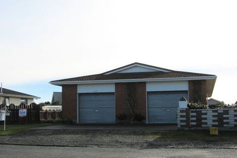 Photo of property in 8 Dunmore Place, Winton, 9720