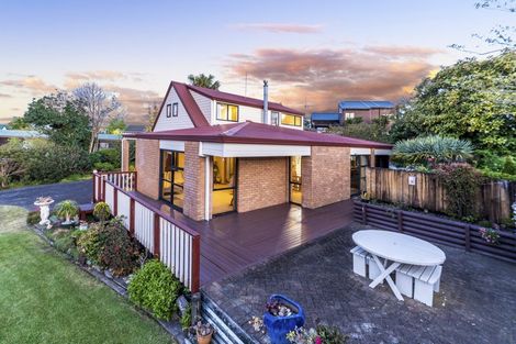 Photo of property in 20 Muscat Place, Henderson, Auckland, 0612