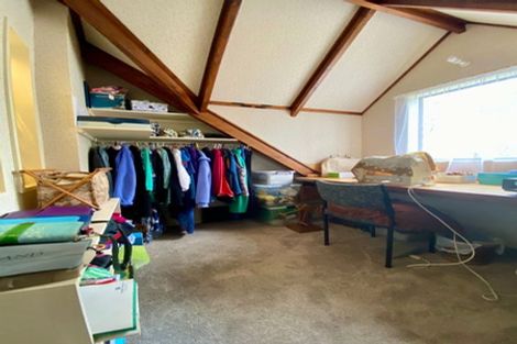 Photo of property in 8 Escort Grove, Awapuni, Palmerston North, 4412