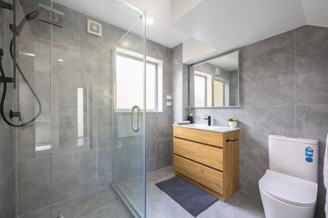 Photo of property in 298f Sunset Road, Windsor Park, Auckland, 0632