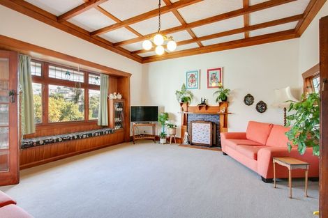 Photo of property in 17 May Avenue, Hospital Hill, Napier, 4110