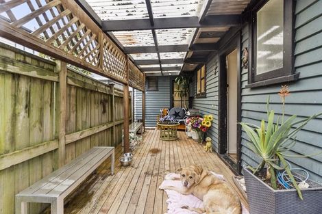 Photo of property in 33 Taikata Road, Te Atatu Peninsula, Auckland, 0610