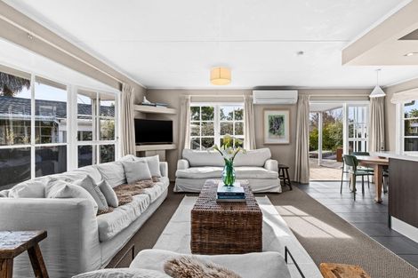 Photo of property in 9 Breadalbane Road, Havelock North, 4130