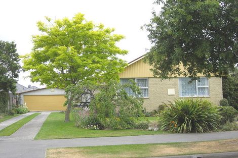 Photo of property in 5 Genista Place, Parklands, Christchurch, 8083