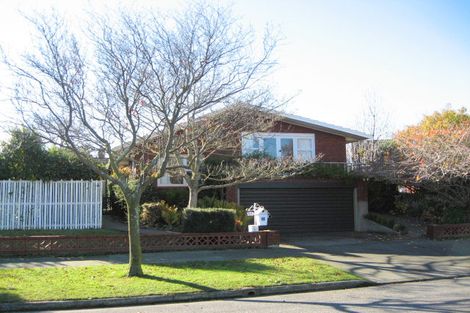 Photo of property in 22 Warren Crescent, Hillmorton, Christchurch, 8025