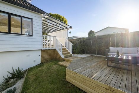 Photo of property in 1/136 Bradbury Road, Botany Downs, Auckland, 2010