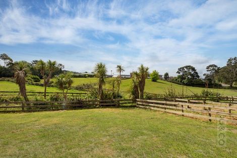 Photo of property in 17 Deacon Road, Riverhead, Kumeu, 0892
