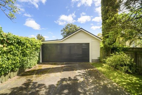 Photo of property in 32 Rangitira Avenue, Palmerston North, 4414
