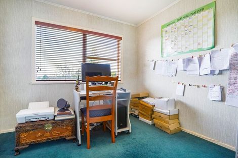 Photo of property in 43 Taupo Street, Green Bay, Auckland, 0604