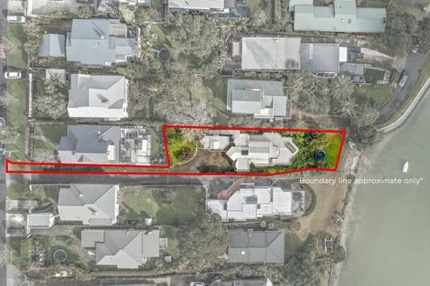 Photo of property in 2/33 Beresford Street, Bayswater, Auckland, 0622