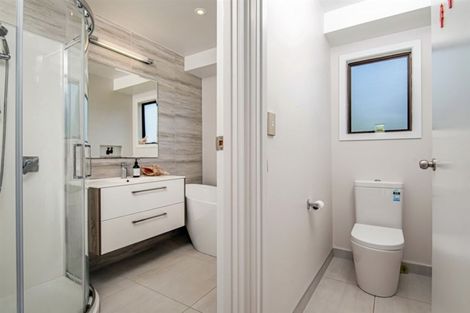 Photo of property in 4 Mona Vale, West Harbour, Auckland, 0618