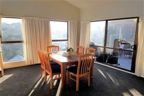 Photo of property in 3 Oak Avenue, Paremata, Porirua, 5024