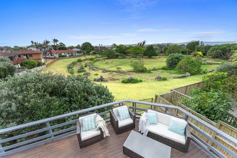Photo of property in 37 Pigeon Mountain Road, Half Moon Bay, Auckland, 2012